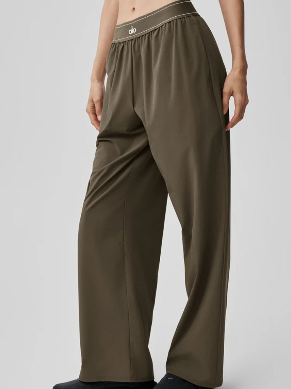 Olive🤗ALO Yoga Suit Up Trouser🥝Loose Fit, Regular 30-inch inseam,Stunning,NWT - Picture 8 of 8